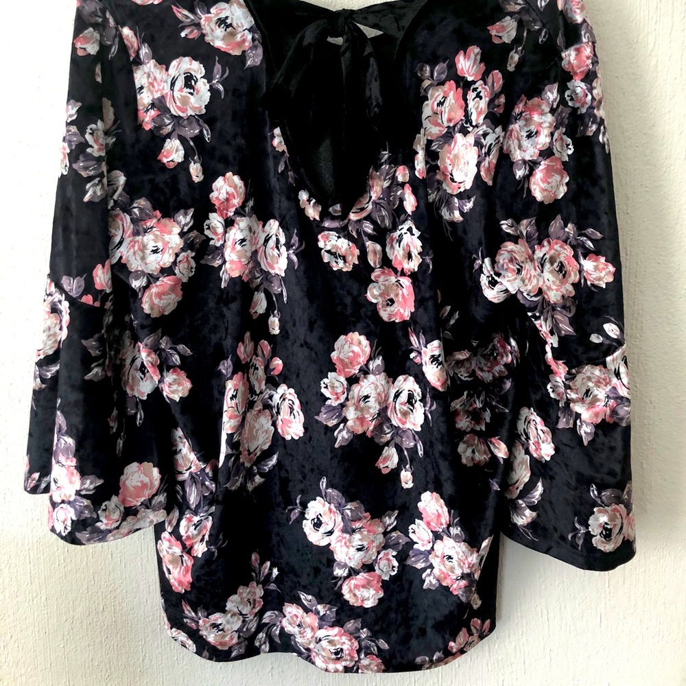 Tribal Women’s Blue Flowered Velvet Short XL